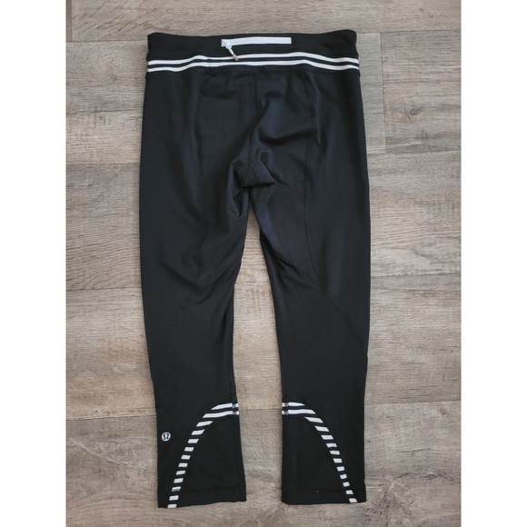 LULULEMON Run Inspire Crop Black & White Size 6 *EUC* - Picture 2 of 4
